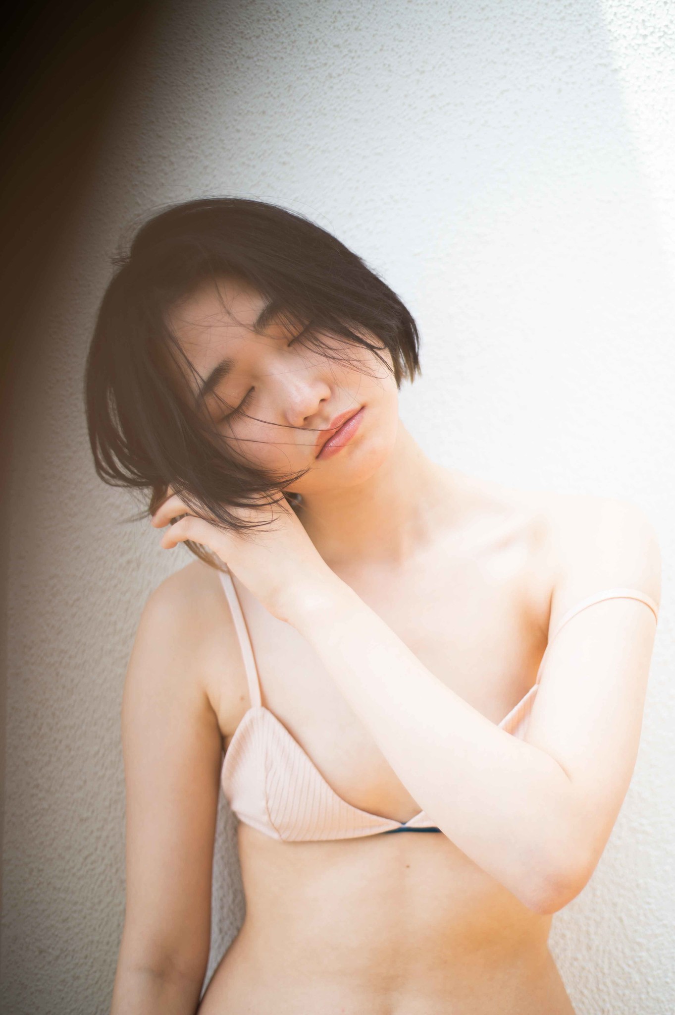 ラヴィジュールより Snsプロジェクト Ravi Me の新ヴィジュアルを公開 フォトグラファーは インスタグラムを中心に話題を集める花盛友里氏を起用 コラボランジェリーは7月末発売 株式会社ravijourのプレスリリース