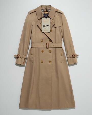 THE BURBERRY TRENCH POP-UP | CLASSY.[クラッシィ]