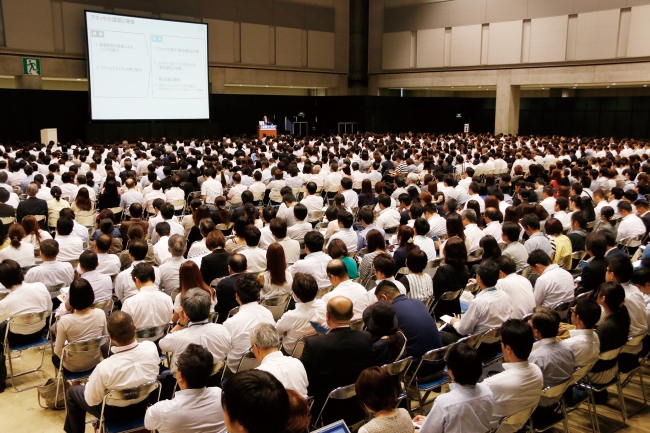 弊社主催の展示会でのセミナーの様子