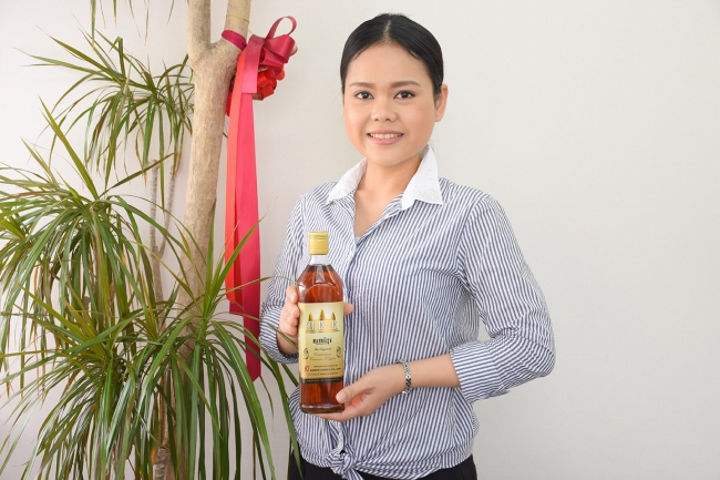 かつての地雷原から生まれたカンボジアの焼酎 ソラークマエ 赤 の販売を開始 株式会社今治デパートのプレスリリース