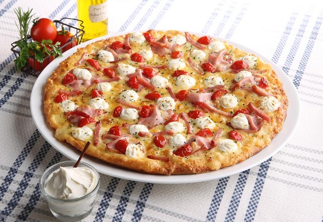 極旨 クリーミー イタリアーナ フレッシュアボカドとクリームチーズのピザ など 女性にもオススメなフレッシュなピザが多数 Pizza La 春の新メニュー 株式会社フォーシーズのプレスリリース