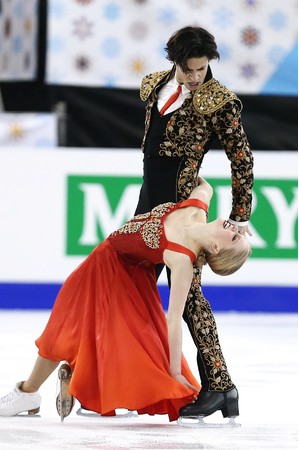 髙橋大輔選手、町田樹さんの衣装を大特集。『フィギュアスケートLife