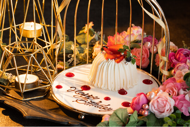 ランチでもディナーで人気の記念日ケーキが付けられる。