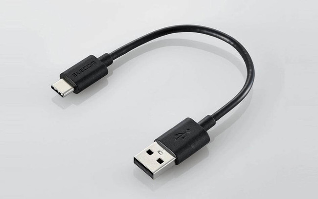 USB-A to USB Type-C(USB-C)充電ケーブルが付属。別途、対応ケーブルを用意することで iPhoneの充電も可能