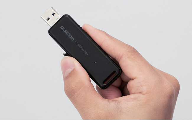 USBメモリーに似たスライド式外付けSSD