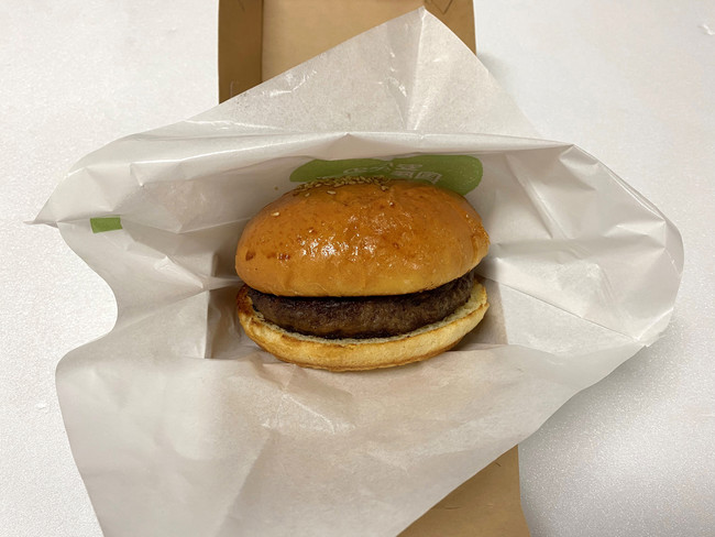 今年はつなぎも野菜もゼロ 神戸牛１００ を実現 まるでステーキのような 神戸牛塩バーガー 12月14日発売開始 創立30周年の節目に 食の贅沢をみなさまに 株式会社フレッシュネスのプレスリリース