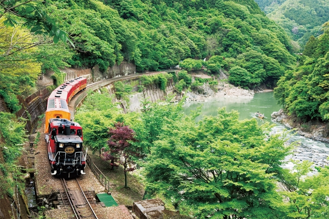 「嵯峨野トロッコ列車」沿線風景