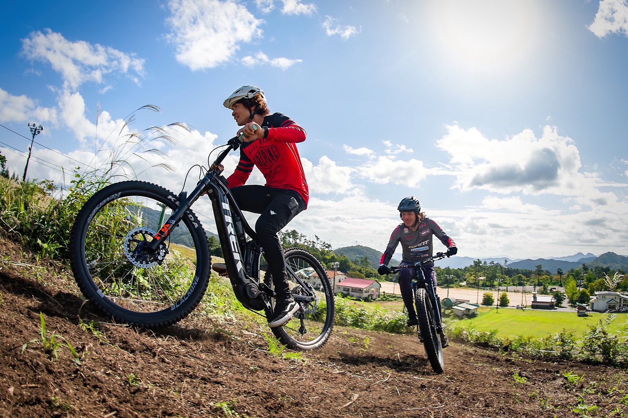 現役プロマウンテンバイクライダーeMTBプロモーション動画公開｜Bosch eBike Systemsのプレスリリース