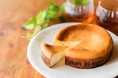 「come×come（コメトコメ）」食べ比べ人気投票により決定！「大人の贅沢 ザクザク濃厚ベイクドチーズケーキ（パルメザン）」をレギュラー商品化！