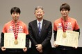 世界卓球2025 卓球男子ダブルス「金」戸上・篠塚ペアをテレビ東京が特別表彰