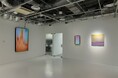 クリエイティビティを刺激するJINS東京本社。アーティスト・YOSHIROTTEN氏のオリジナル作品を展示。不可視の光へのアプローチで、JINSのルーツ・文化を表現。