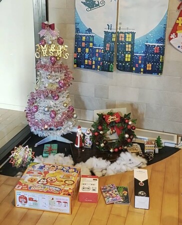 子どもたちが欲しがっていたおもちゃをプレゼントした社員も