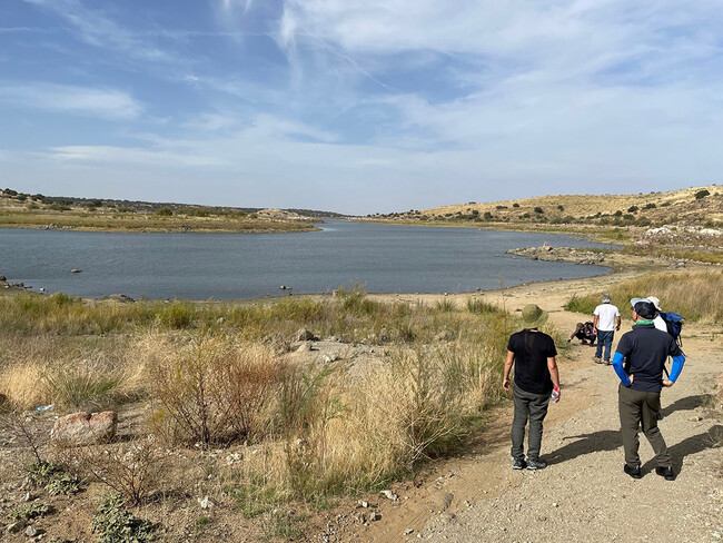 〈工場の水源であるグアハラス貯水池〉 〈工場の水源であるグアハラス貯水池〉