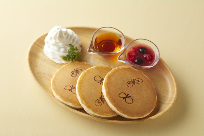 スペシャルパンケーキ 1200円+税〈カフェ アクアムで提供〉 スペシャルパンケーキ 1200円+税〈カフェ アクアムで提供〉