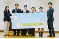 全国屈指の吹奏楽部強豪校・玉名女子高校の卒業生へ贈る、卒業記念イベント『タイガー魔法瓶 #青春を冷ますな ボトル贈呈式』開催