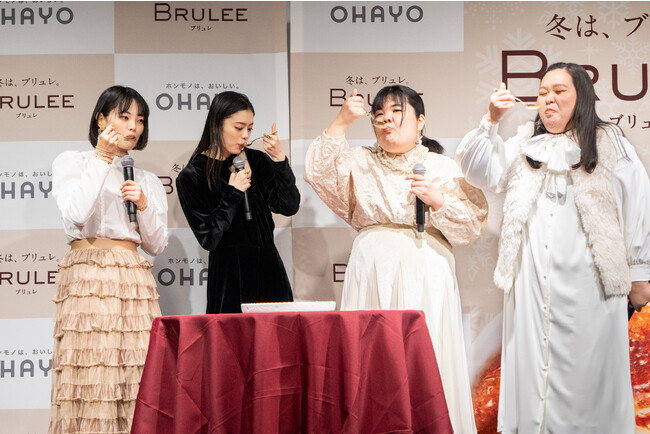 （左から）きりやはるかさん、紺野彩夏さん、あんりさん、田辺智加さん