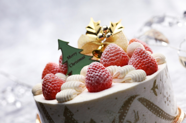 アンリ シャルパンティエ の17年クリスマスケーキクリスマスツリーやプレゼントに見立てたケーキ で心躍るクリスマスを 株式会社シュゼット ホールディングスのプレスリリース