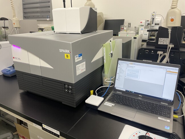 CYTHEMIS(TM)デバイスを接続した分析機器