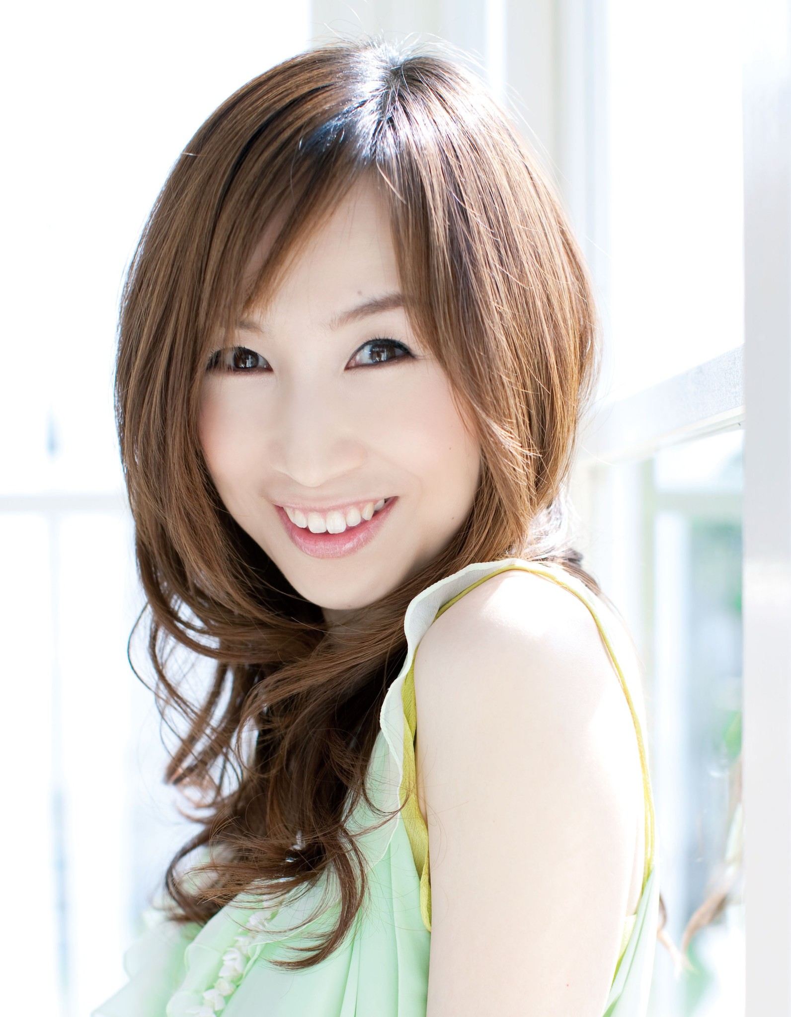 カラオケ戦隊声優ジャー 森口博子が カラオケ戦隊声優ジャー In 九州17 に参戦決定ガンダムシリーズの名曲歌唱 から地元 博多弁トークまで披露 カラオケ戦隊声優ジャー実行委員会のプレスリリース