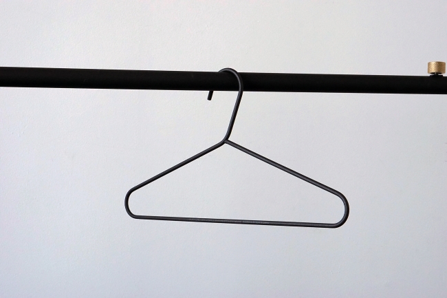 016 Clothes Hanger