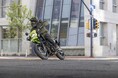 カワサキより2025年9月15日に「KLX230SM」を新たなカラー&グラフィックで発売