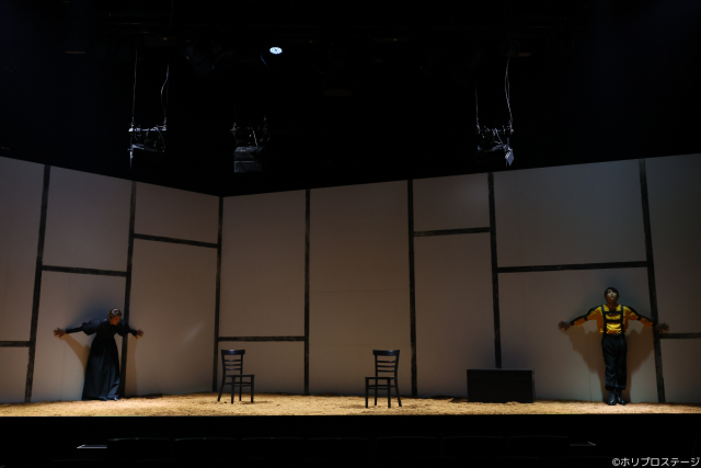 左から)母親:安蘭けい、花婿:須賀健太 左から)母親:安蘭けい、花婿:須賀健太