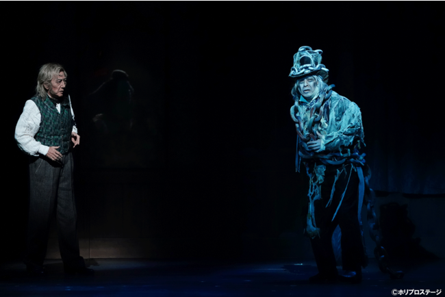 左より)スクルージ役-市村正親、ジェイコブ・マーレイ役-安崎求 左より)スクルージ役-市村正親、ジェイコブ・マーレイ役-安崎求