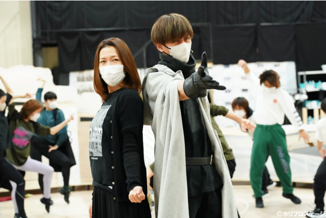 左から)モルガン:安蘭けい、メレアガン:加藤和樹 左から)モルガン:安蘭けい、メレアガン:加藤和樹