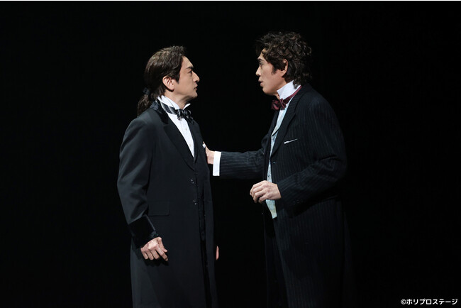 左から)ジキル役:石丸幹二/アターソン役:石井一孝 左から)ジキル役:石丸幹二/アターソン役:石井一孝