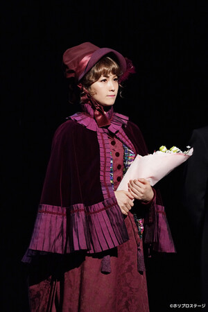 エマ役:Dream Ami エマ役:Dream Ami