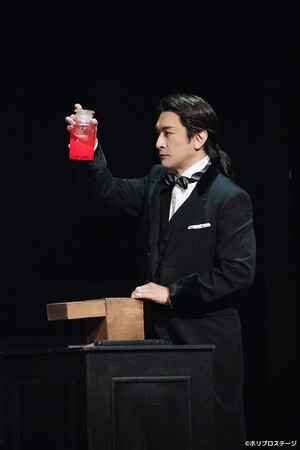 ジキル役:石丸幹二 写真提供:東宝/ホリプロ ジキル役:石丸幹二 写真提供:東宝/ホリプロ