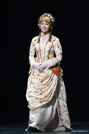 エマ役:桜井玲香 エマ役:桜井玲香