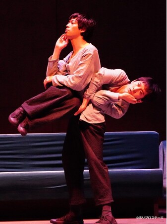 2020年上演『ねじまき鳥クロニクル』舞台写真(撮影:田中亜紀) 2020年上演『ねじまき鳥クロニクル』舞台写真(撮影:田中亜紀)