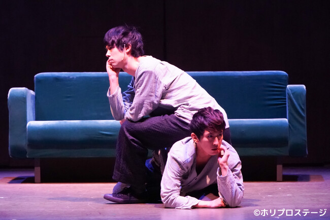 上)岡田トオル役:渡辺大知、下)岡田トオル役:成河 上)岡田トオル役:渡辺大知、下)岡田トオル役:成河