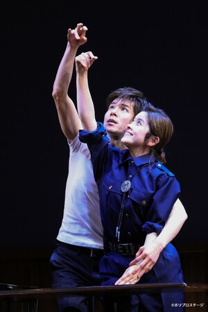 左より)柿澤勇人、宮澤エマ 左より)柿澤勇人、宮澤エマ
