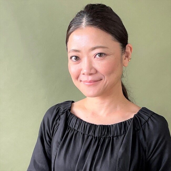第一園芸 商品販売事業部 フラワーデザイン課 課長 志村 紀子(デザイン担当) 第一園芸 商品販売事業部 フラワーデザイン課 課長 志村 紀子(デザイン担当)