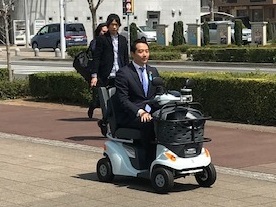 国内初電動車いすの自動運転公道走行（平成31年4月22日　研究学園駅周辺）