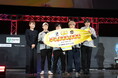 太陽ホールディングスがeスポーツ大会「ストリートファイターリーグ: Pro-JP 2024 グランドファイナル」優勝チームに賞金贈呈