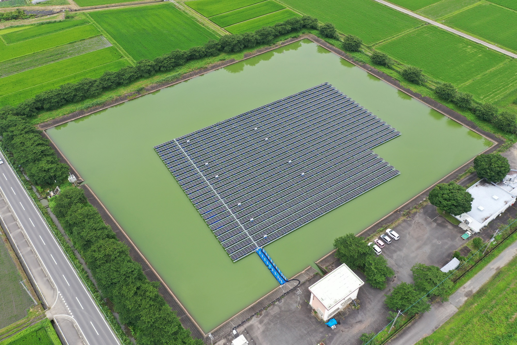 太陽ホールディングス子会社、太陽グリーンエナジーが埼玉県に2箇所、新たな水上太陽光発電所を開所｜太陽ホールディングス
