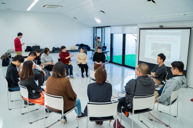 ローカルでさまざまなイベントや講座を開催してきた橋本。写真は2020年1月に開催した古民家リノベーションスクールの様子。