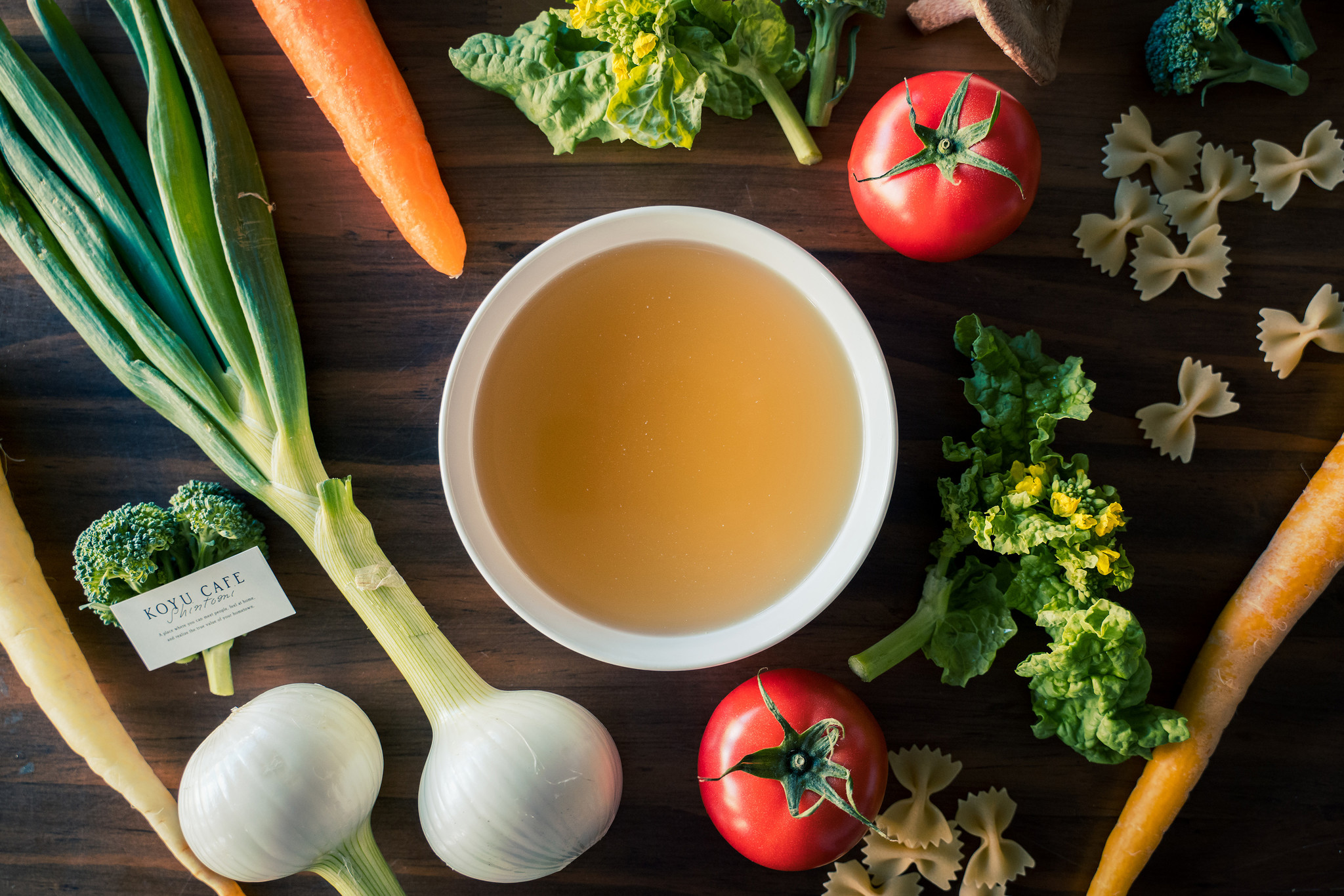 食品ロス削減と地産地消に貢献。宮崎県新富町のカフェが健やかな食生活に役立つ「鶏がら野菜のスープの素」を発売開始