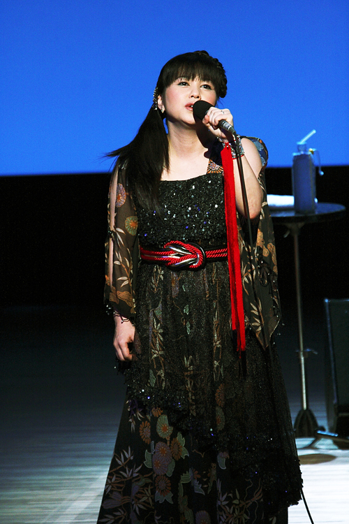 夏川りみ ママになって初のコンサートツアーを実施 東京公演では子守唄の代表曲 童神 で 夢の親子共演が実現 ビクターエンタテインメント のプレスリリース