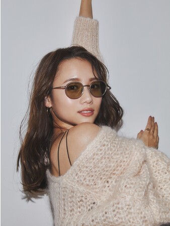 Zoff AOI IHARA ウェリントン型 サングラス ブラック×カーキ Zoff｜AOI IHARA ウェリントン型カラーレンズサングラス