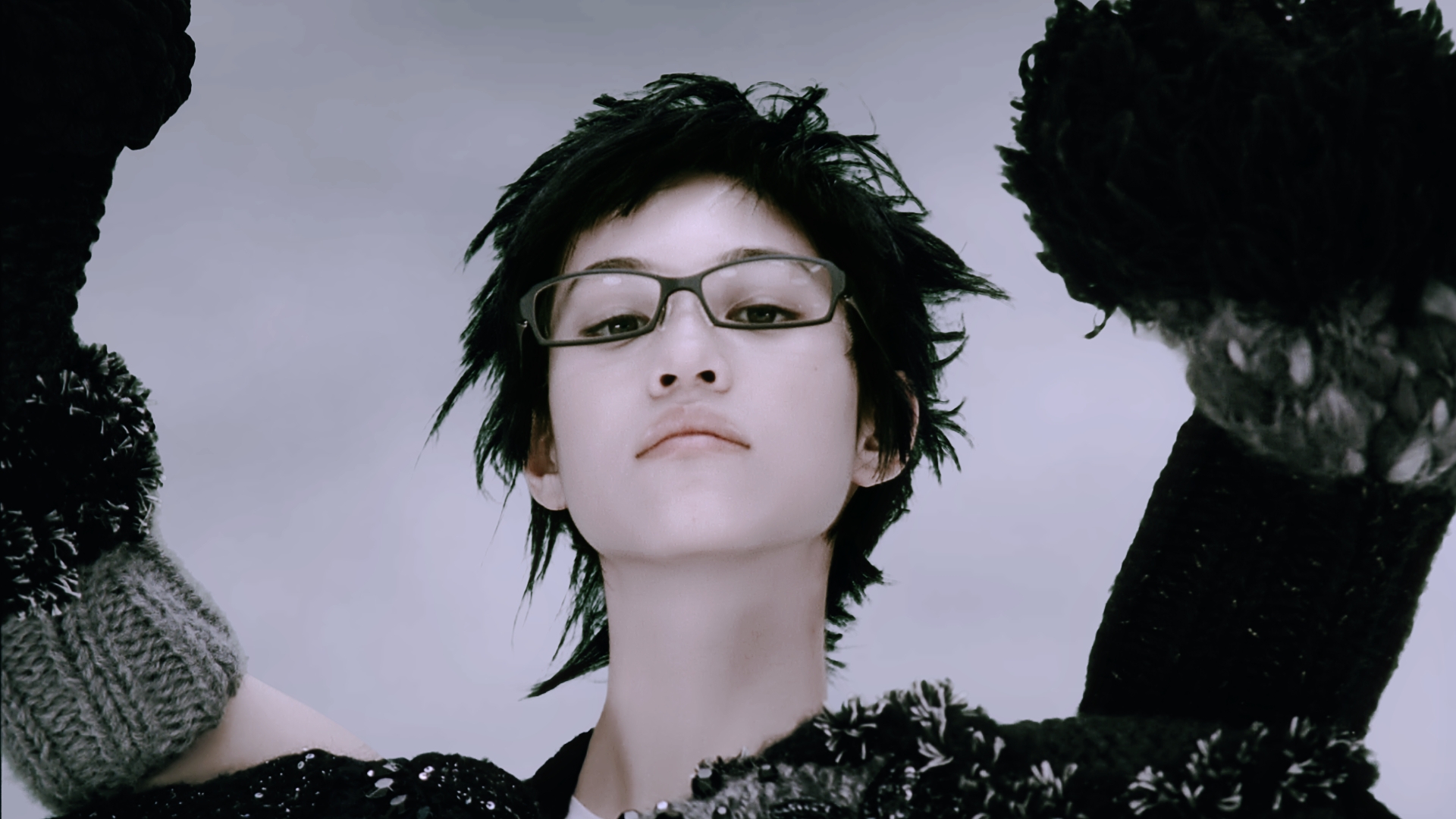 異なった魅力を持つ2人の水原希子が登場 Zoff 新cm Zoff Smart 登場篇 12年2月25日 土 O A スタート 株式会社インターメスティックのプレスリリース