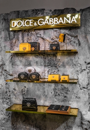 新色イエローカラーが先行発売（C）DOLCE&GABBANA