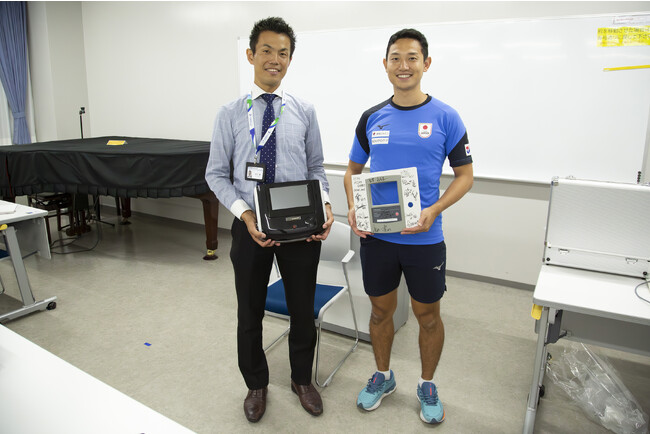 （左）伊藤超短波サポート担当 （右）ホッケー男子日本代表トレーナー
