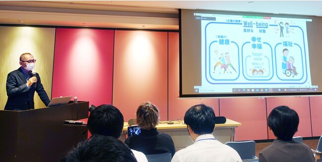 前野隆司氏による講演会の様子 前野隆司氏による講演会の様子