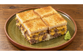 浅草発「THE SQUARE BURGER」、Google口コミ2,000件・評価4.9。訪日外国人に支持される四角い和牛バーガー