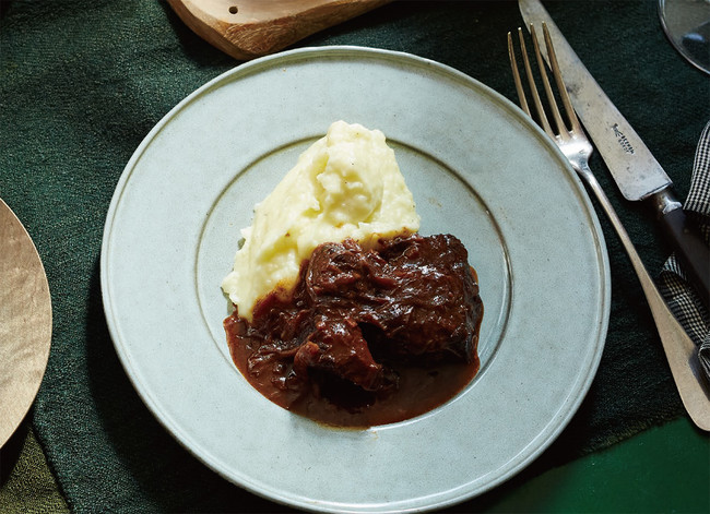 牛すね肉の赤ワイン煮込み