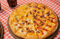 ドミノ・ピザ、「チーズバーガークワトロ」常時発売へ ピザ好きな人ほど、2.5倍はまる本格的なバーガー味のピザ 10月15日以降も、思う存分、好きな時にかぶりついて♪
